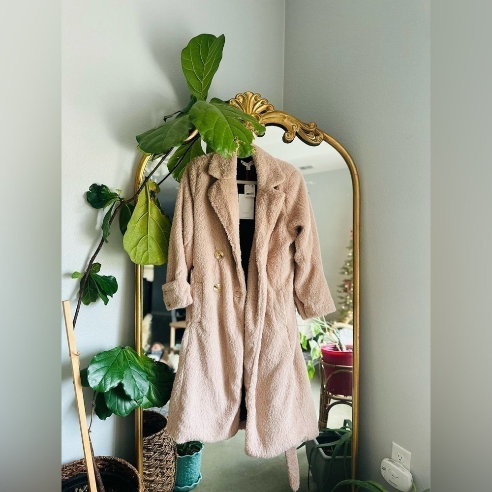 Free people pink fur coat nwt Xs